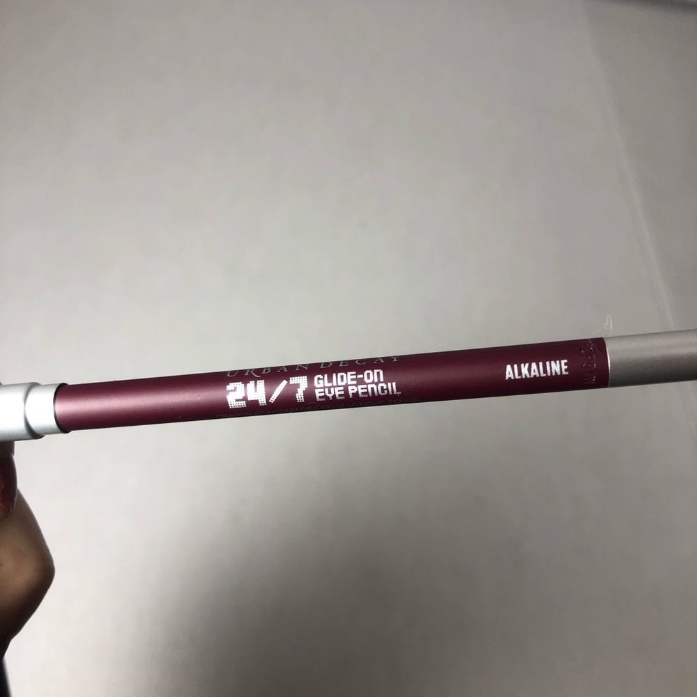 Nib Urban Decay wine liner